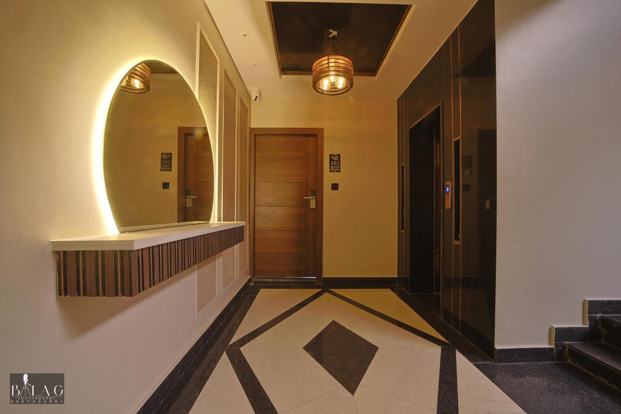 Hotel Golden Peacock Haridwār Exteriör bild