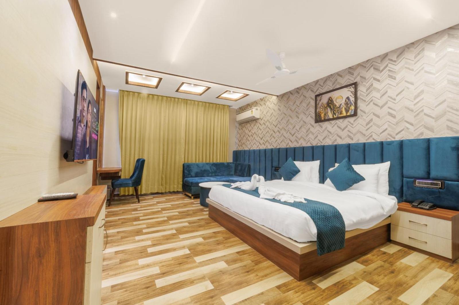 Hotel Golden Peacock Haridwār Exteriör bild